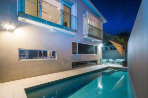 Large Spacious 4BR4B Surfers Villa with Pool 1